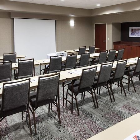 Courtyard By Marriott Birmingham Трассвилл Экстерьер фото