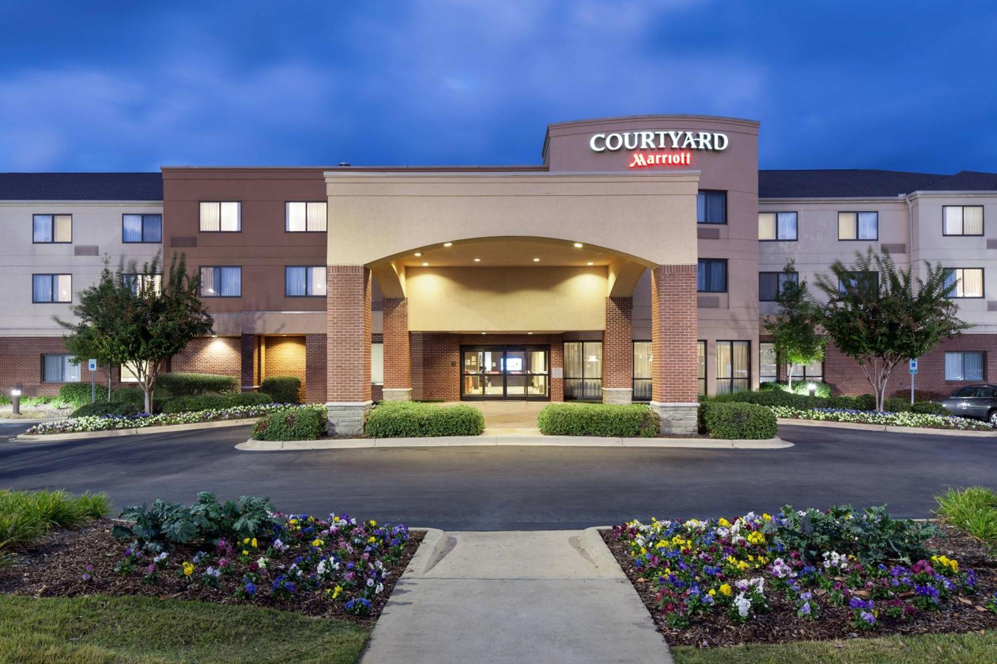 Courtyard By Marriott Birmingham Трассвилл Экстерьер фото