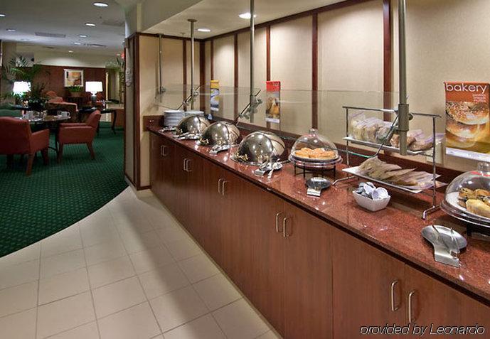 Courtyard By Marriott Birmingham Трассвилл Ресторан фото